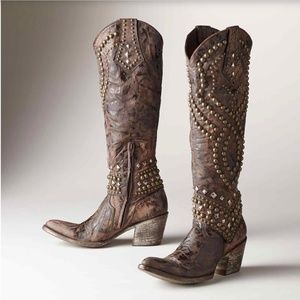 Beautiful Leather boots